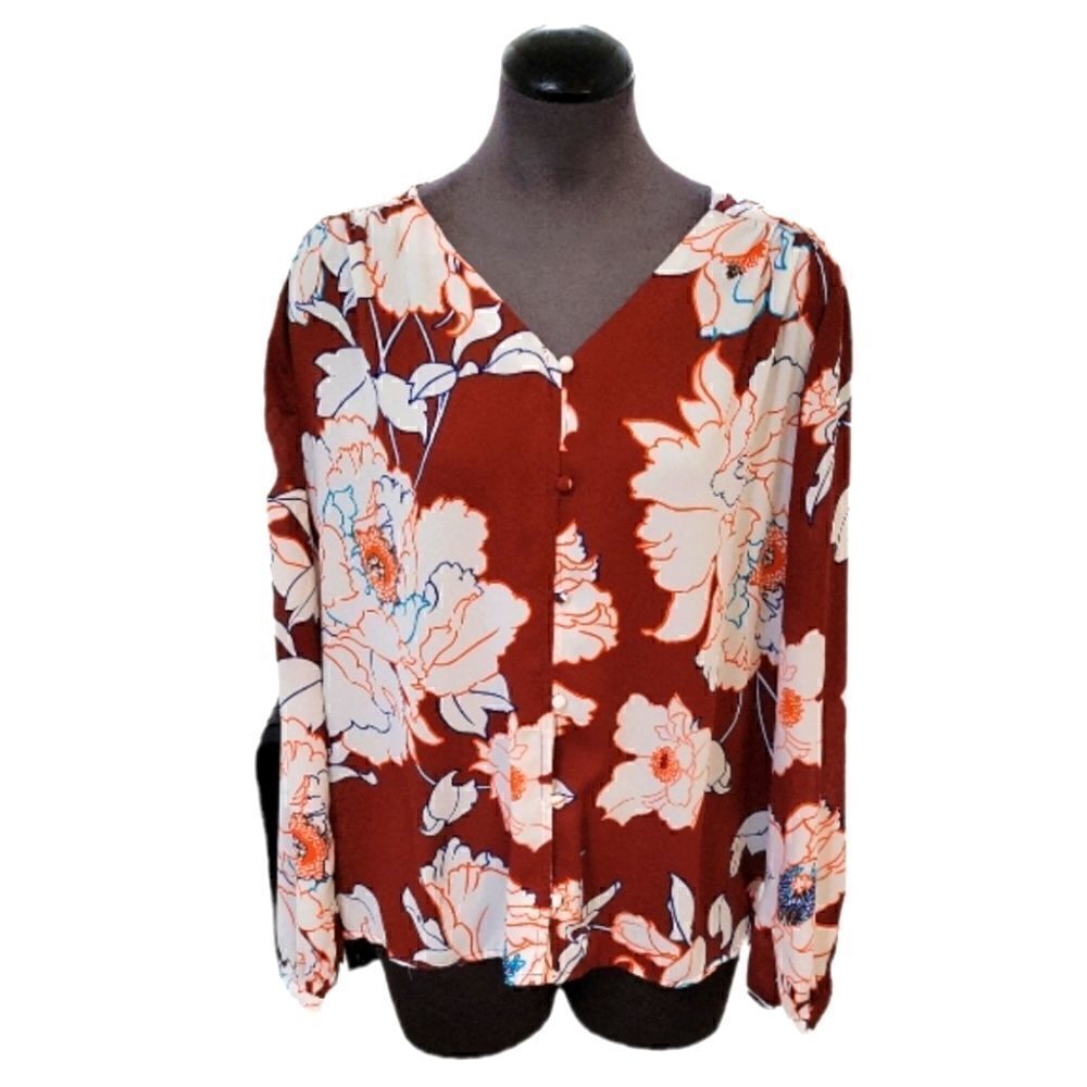 NWT APT. 9 RUST COLORED BLOUSE W/ FLOWERS V-NECK W/BUTTONS DOWN THE MIDDLE SZ.L